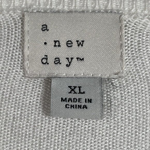 A New Day Womens Pullover VNeck Sweater Size XL White Long Sleeve Lightweight - Picture 7 of 9